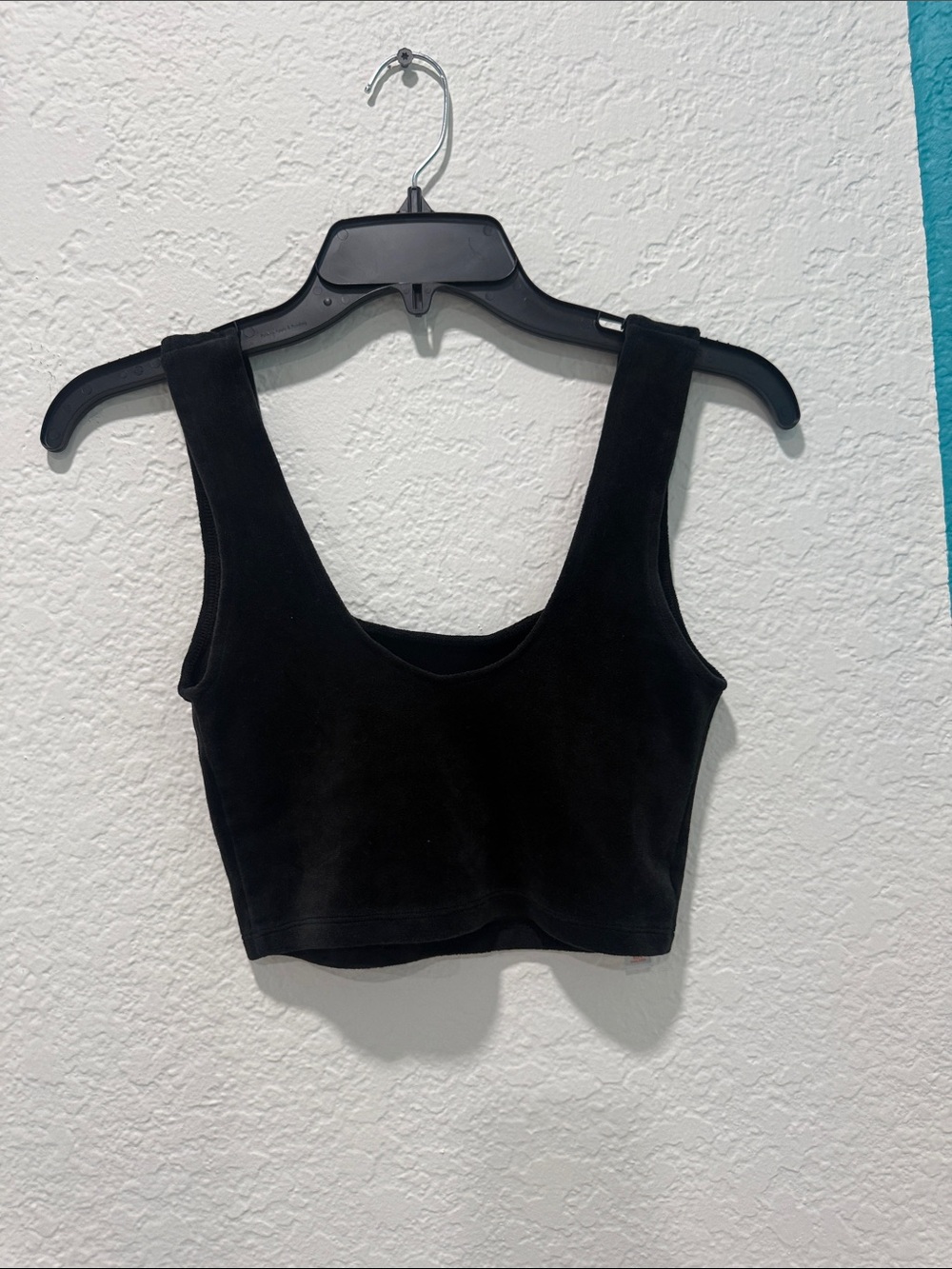 Colsie Black Cropped Tank - Scoop Neck